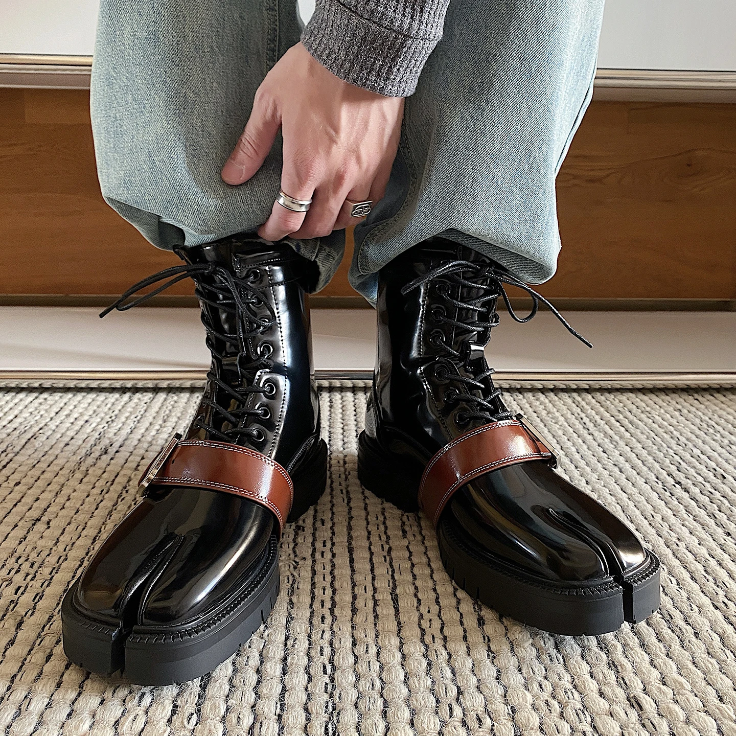 

Tabi boots for men's autumn and winter casual short leather boots unisex lace up high cut split toe leather shoes for women
