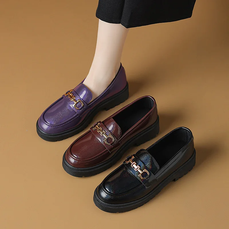

2025 Women Spring New Black Platform Flats Shoes Women Loafers Slip on Boat Shoes Metal Designer Casual Leather Oxfords
