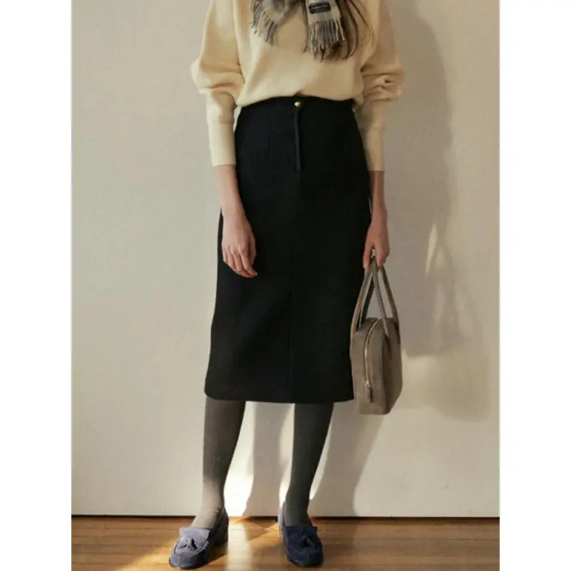 

Юбка Maxdutti Minimalist Hip Slim Fit Push Up для женщин, коллекция осень-зима 2026, шерстяная, А-силуэт, нишевая модель, миди, средней длины