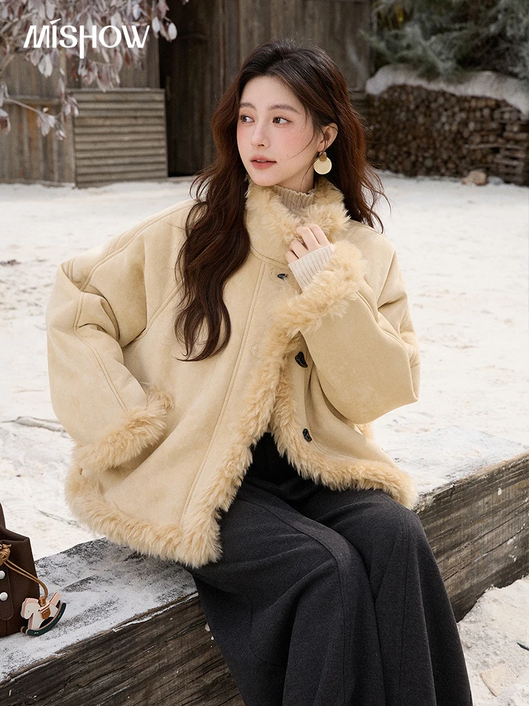 

MISHOW Woman Yellow Jacket 2025 Warm Stand-up Collar Suede Coat Winter Shearling and Fur Trim Loose Thickened Coat MXE92W1017