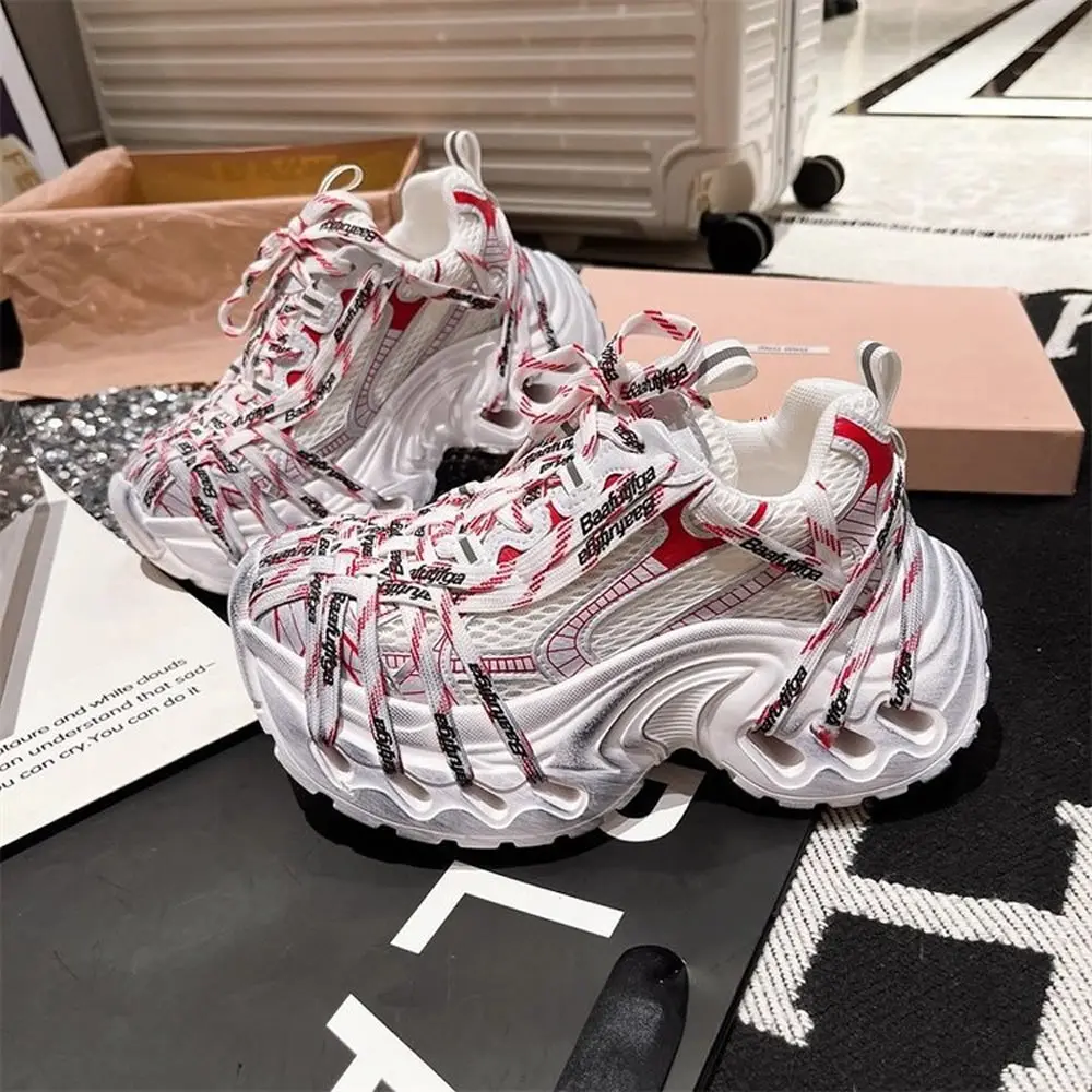 أحذية رياضية نسائية مكتنزة سميكة سوليد عصرية تصميم خاص أحذية خارجية عالية خاصة بكعب عالٍ ملابس يومية مصمم أزياء 2025