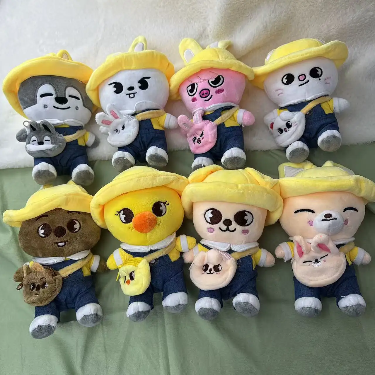 Novo skzoo primavera jardim de infância dos desenhos animados bonito crianças vadios pingente de pelúcia boneca sentada presentes do feriado