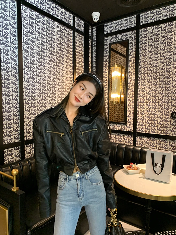 2024年新作 レディース PUレザー ジャケット ブラック バイカー スタイル おしゃれ スリムフィット 花柄プリント コート テファマニ 通勤 スタイル