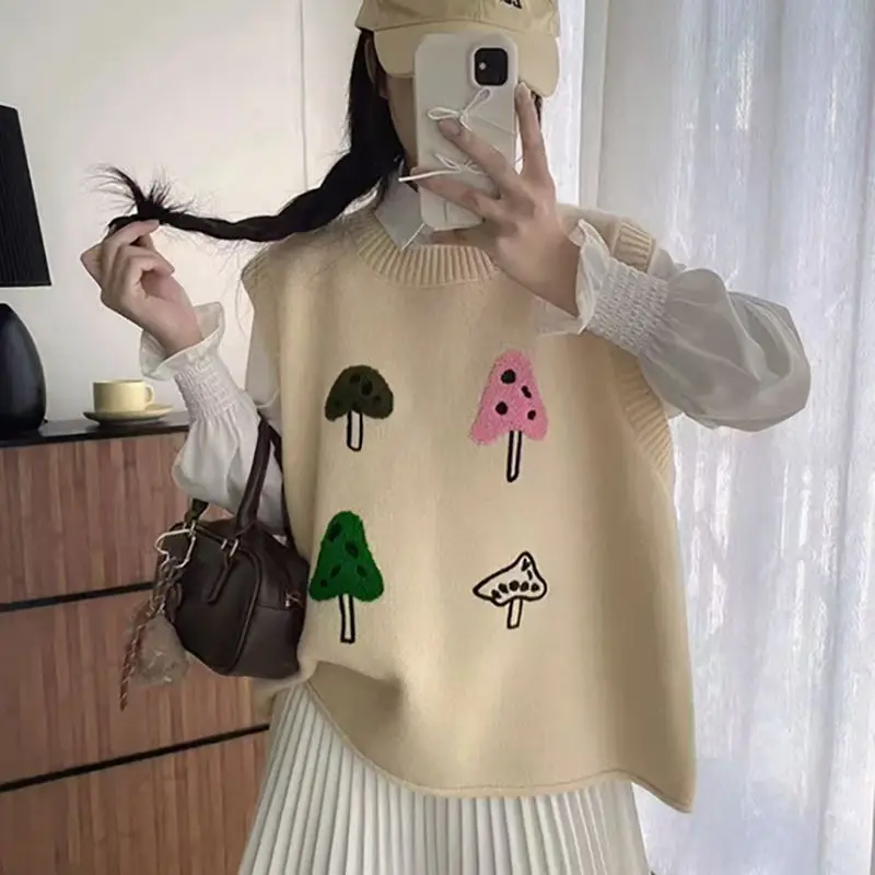 

Embroidered Small Mushroom Loose Sweater Vest Vest Round Neck Sleeveless Knitted Sweater Vest Layered Jacket
