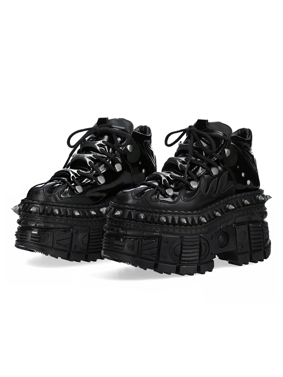 Nuevos zapatos de plataforma para hombres y mujeres de estilo punk 2025, zapatos de motocicleta con cordones a la moda con diseño de metal de llama oscura