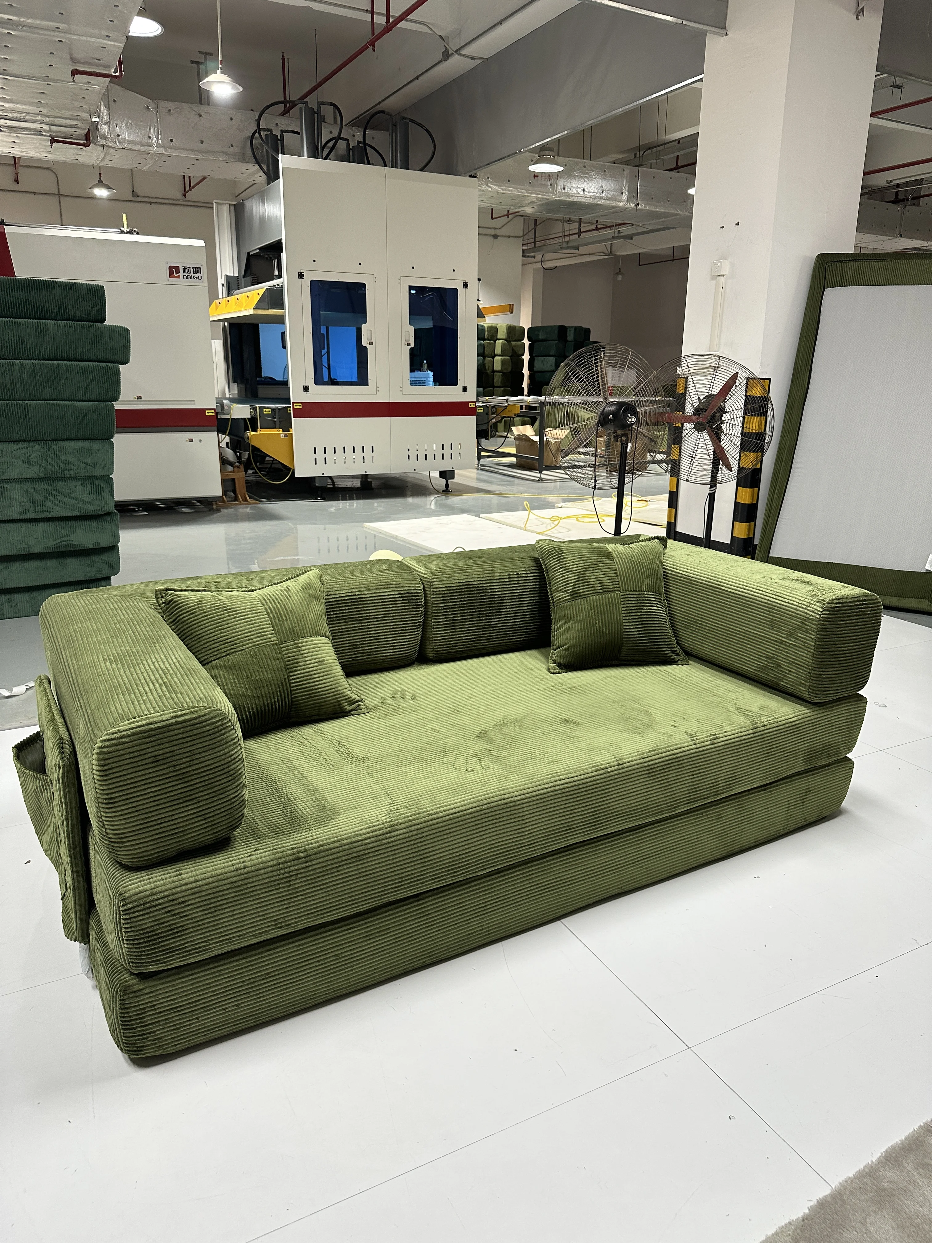 النمط الحديث ضغط الهواء النسيج الفانيلا تشوه وحدات الأريكة لغرفة المعيشة الاقسام مركب تيدي أريكة سرير