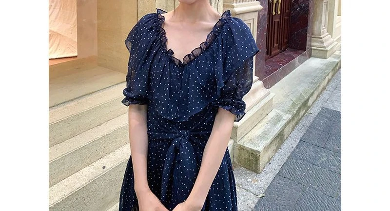 

Retro Non-collision Short-sleeved Polka Dot Dress 2026 Summer New Temperament Waist Slim Long Skirt