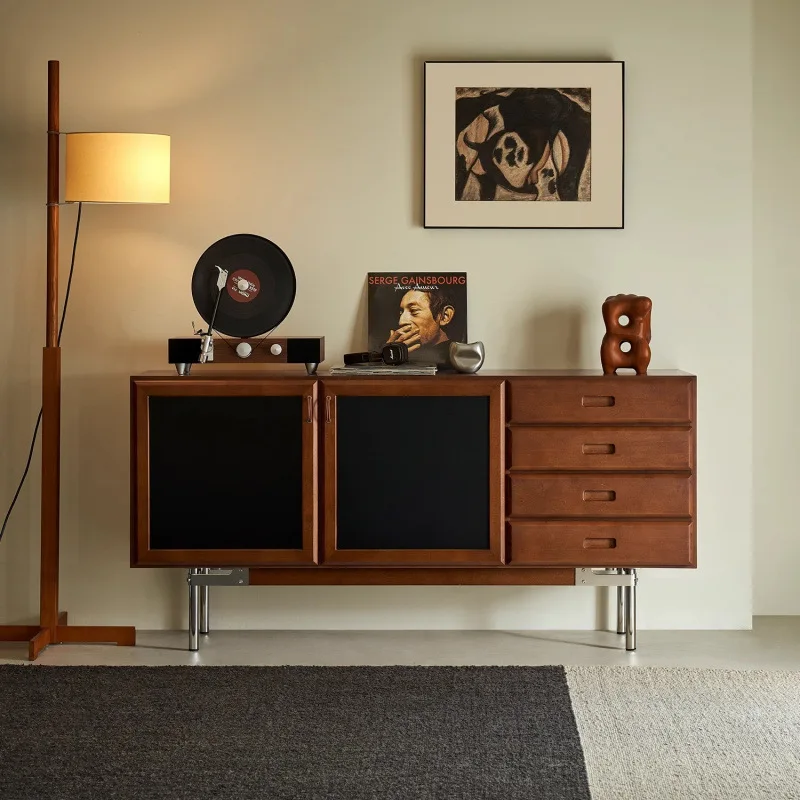 Zijkast massief hout, retro Scandinavisch, opbergruimte en opbergruimte voor thuis, antieke kist in de woonkamer