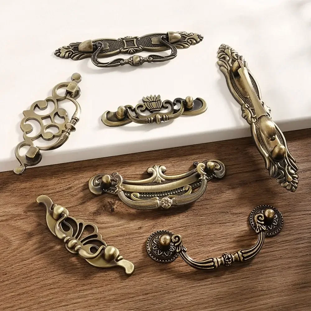 European Zinc Alloy Retro Vintage Old-fashioned Carving Cabinet Handle for Kitchen Cupboard Furniture Handle Drawer Handle