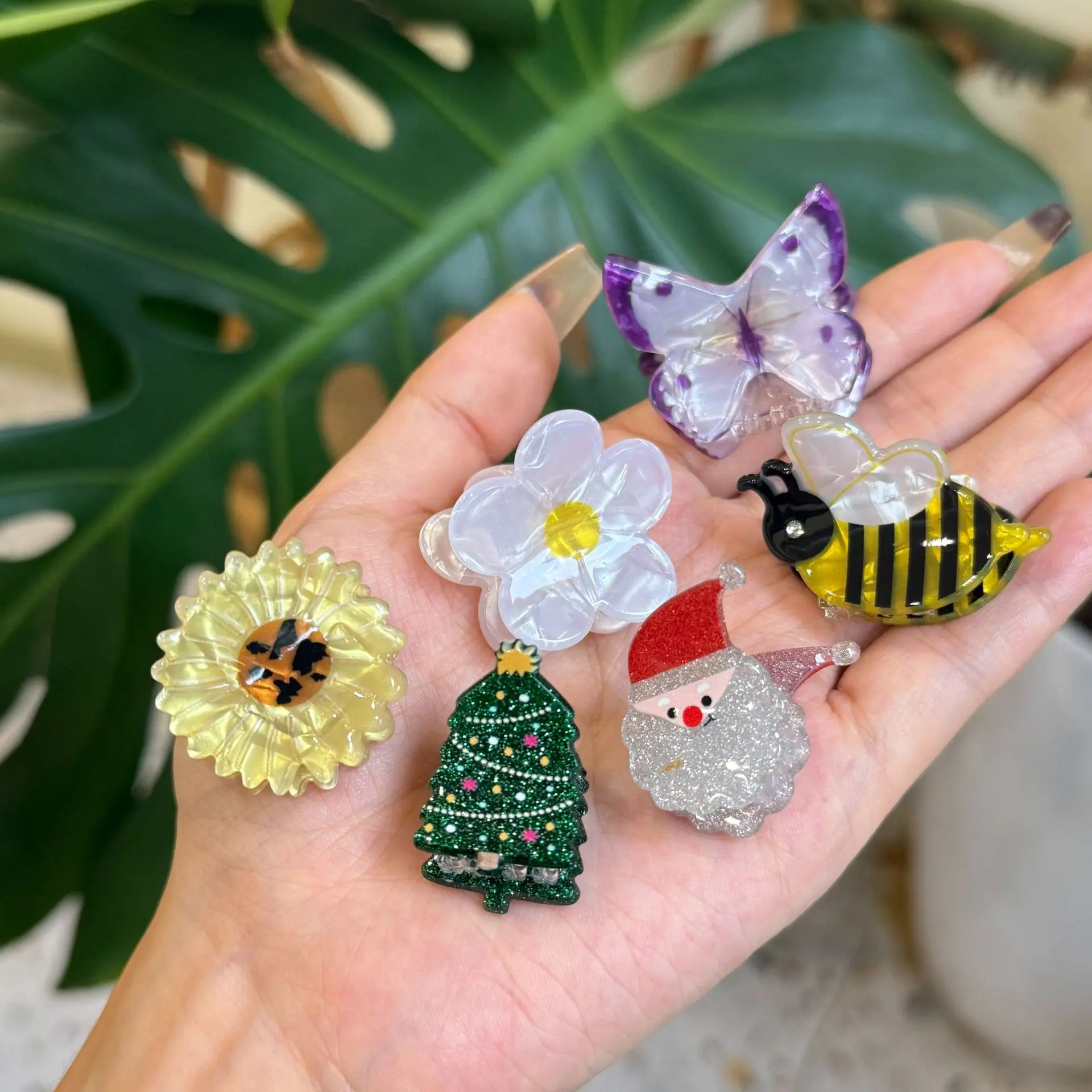 NEW Mini Hair Claw Tiny Flower Bee Christmas Tree Small and Cute Acrylic Hair Claw Clips Hair Accessories for Women Girls