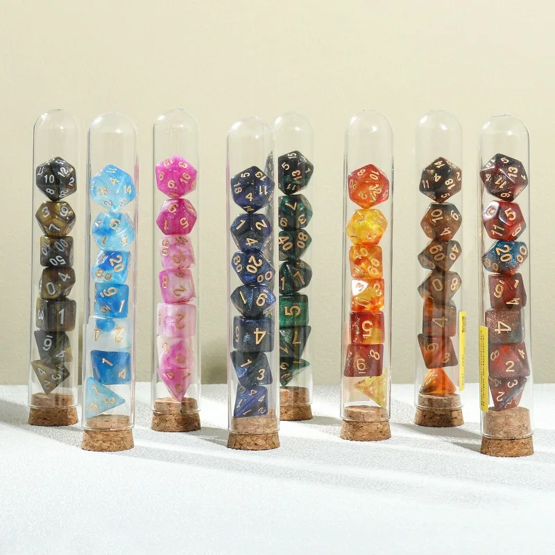 

Набор из 7 прозрачных многогранных кубиков, идеально подходящий для настольных игр и игр на тему ужасов.