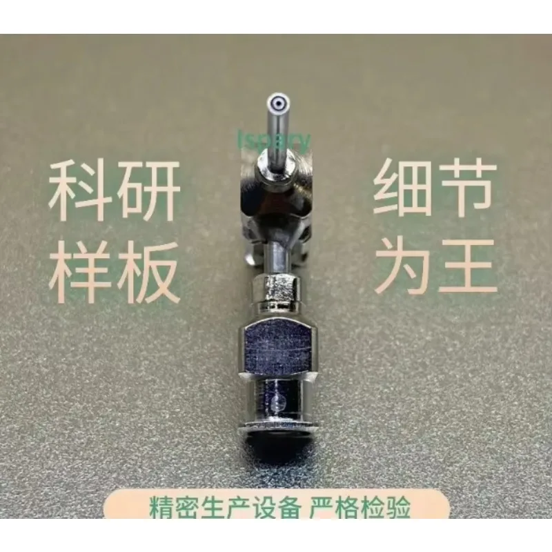 

4-игольная коаксиальная установка для электростатического волокноотделения методом мокрого вытягивания с полыми волокнами, с оболочкой и сердцевиной