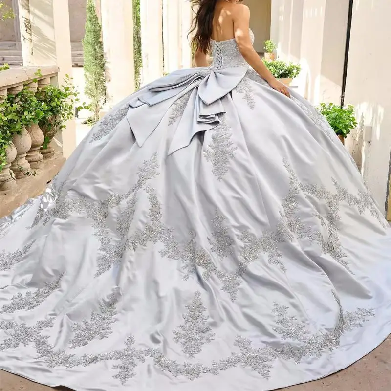 

Silvery Quinceanera Dresses Ball Gown Off Shoulder Applique Lace Beads Bow Birthday Party Dress Sweet 16 Vestidos De XV 15 Anos