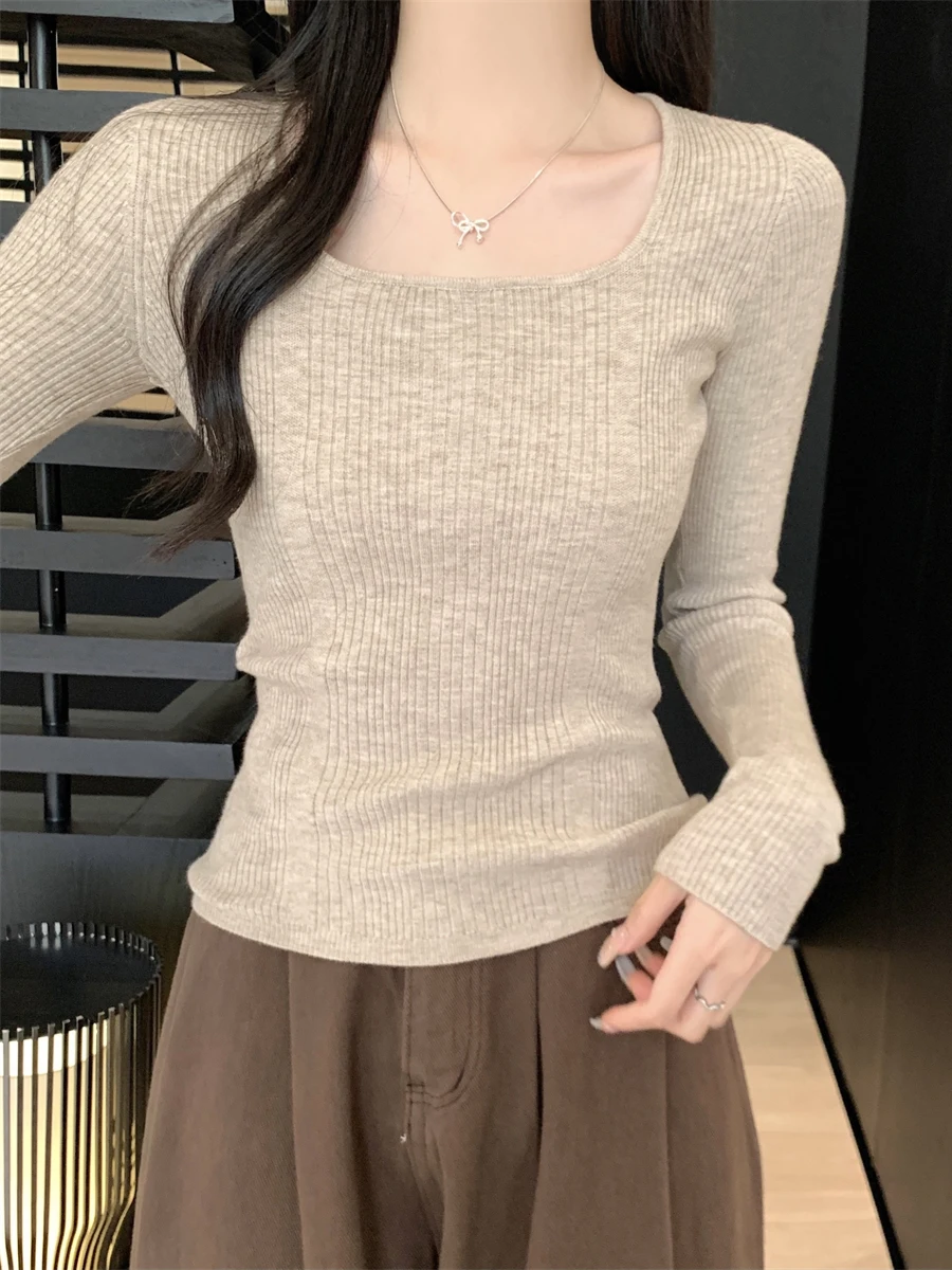 เสื้อสเวตเตอร์ถักทรงสลิมฟิตสไตล์เกาหลีสำหรับผู้หญิง คอเหลี่ยมนุ่ม สวมใส่เป็นเสื้อตัวในได้ ดีไซน์อเนกประสงค์ สีขาว แขนยาว