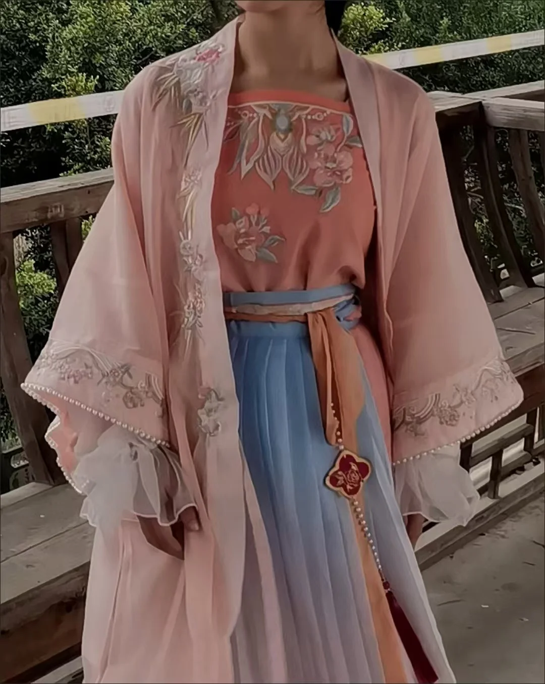 2026 Women's Traditional Chinese Hanfu Dress - Elegant Song Style Embroidered Gradient Pink Set for Cosplay & Special Occasions