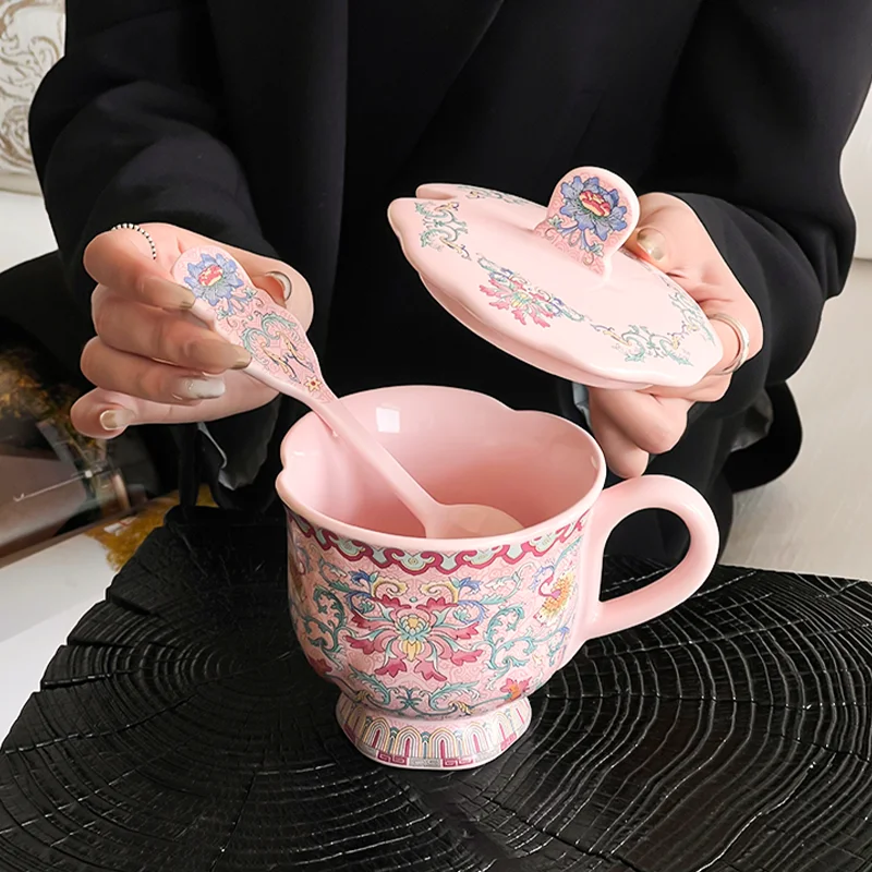 Vintage Palace Style Pink Ceramic Coffee Mug Set Elegant Floral Porcelain Tea Cup with Lid and Spoon Luxury Afternoon Drinkware