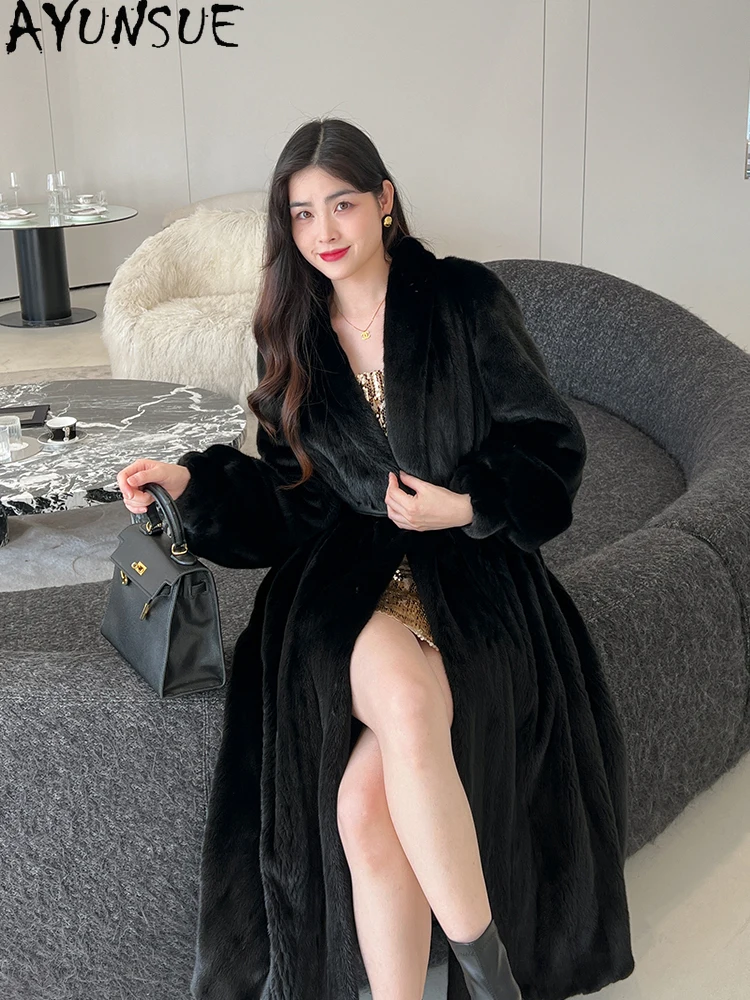 معطف فرو المنك الطبيعي من AYUNSUE معطف نسائي فاخر من المينك بالكامل لملابس النساء 2025 معاطف من الفرو الحقيقي جودة عالية شوبابا Жénska