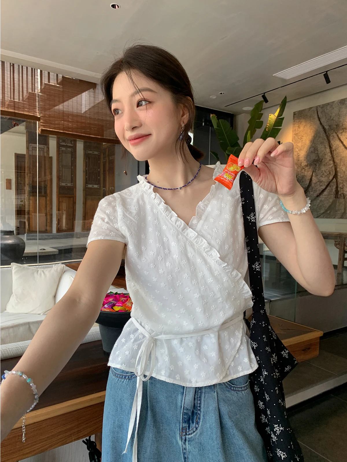 

Sisilyon Summer Ele Gentle Wind V-ne Ruffle Tie-waist ort irt Women's Small Size Cotton Embroidered Top