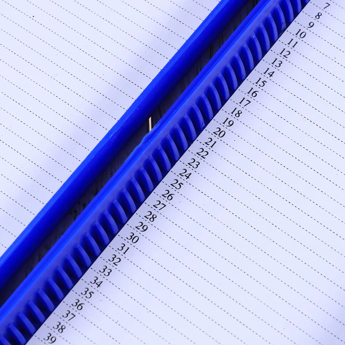 

Microscope Navy Plastic Biological Pathology Case Top-Hinged Lid Secure Storage Easy Clean High Temperature Resistant