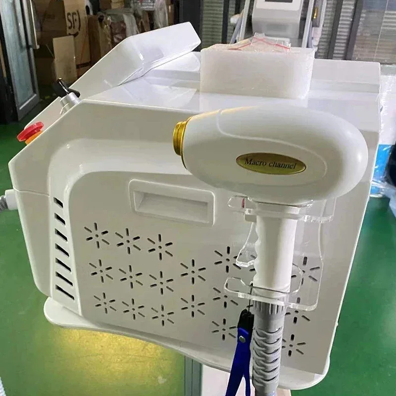 ديود ليزر 755 808 1064nm متعدد الأطوال الموجية آلة إزالة الشعر تبريد الرأس آلة إزالة الشعر بالليزر غير مؤلم إزالة شعر الوجه والجسم #2