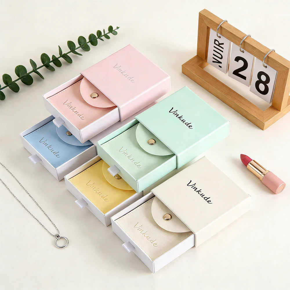 

24 шт., белый ящик с логотипом премиум-класса 7x7x1,7 см, коробка для упаковки ювелирных изделий с бархатной сумкой из микрофибры, сумки для сережек