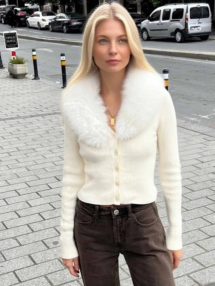 MCDV Biały Kardigan z Kołnierzem z Futra Damski Elegancki Zapinany na Guziki Sweter z Długim Rękawem Slim Y2k Krótkie Płaszcze Jesienna Odzież Dzianinowa 2025