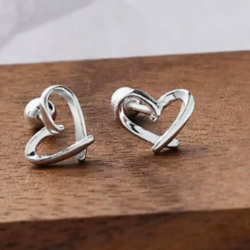 2026 New European And American Style Simple Love Earrings for Women Fashionable Elegant Daily Match Accessories