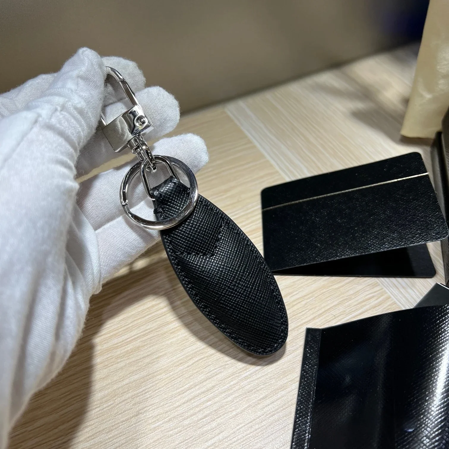 

128751#8891309 Luxury Brand Teardrop-Shaped Key Rings Handmade Leather Collection 4810 Westside 9891509 Diamond-Shaped Keychains