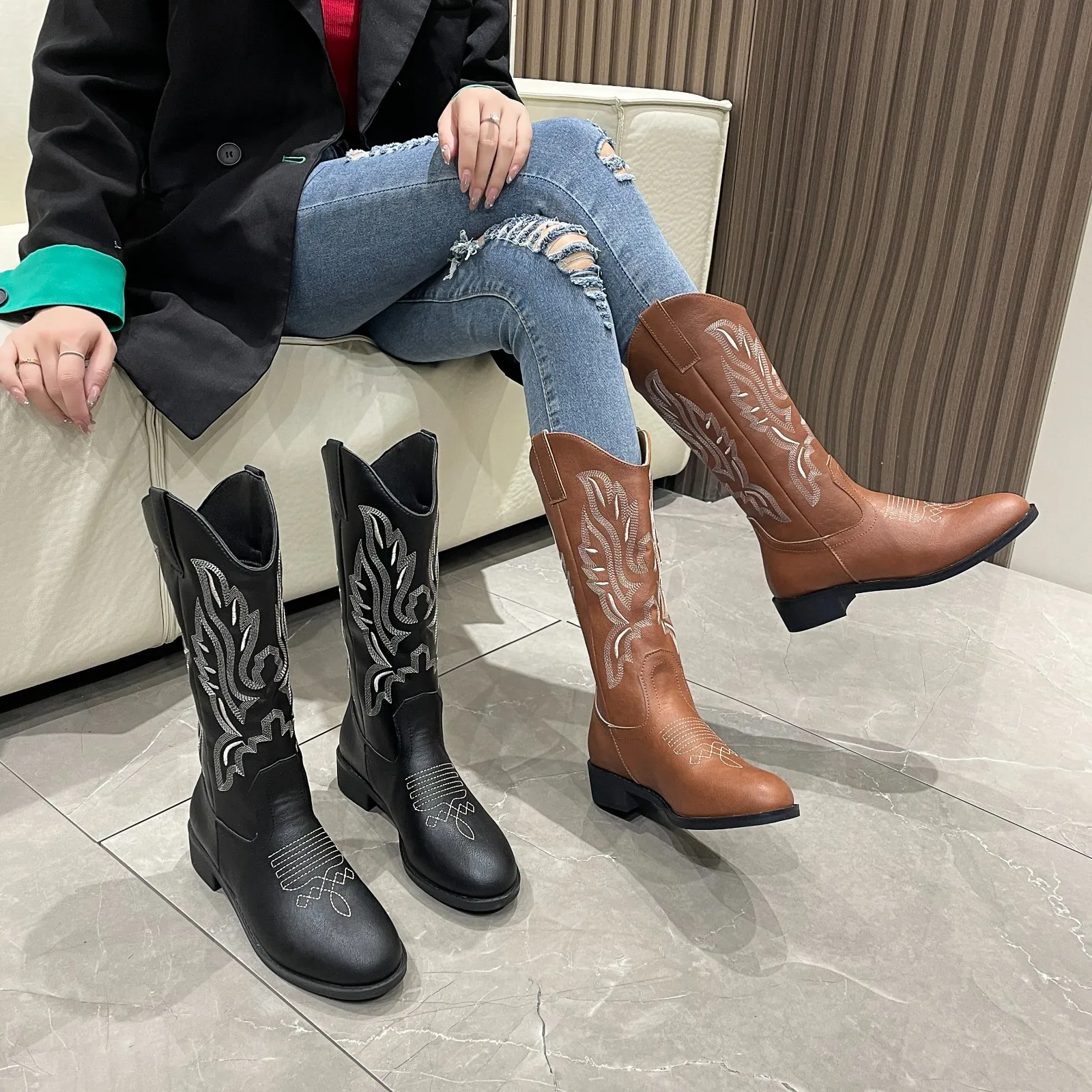 Autumn/Winter 2023  Western cowboy boots all-in-one adult women\'s boots Embroidered sleeve rider motorcycle boots mid-calf boots