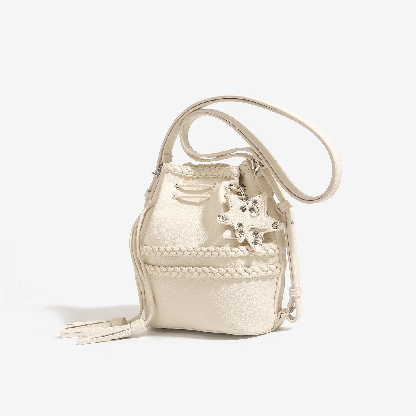 2025 New Fashion Handbag Niche Tassel Drawstring Shoulder Bag Premium Messenger Bucket Bag Commuter Backpack