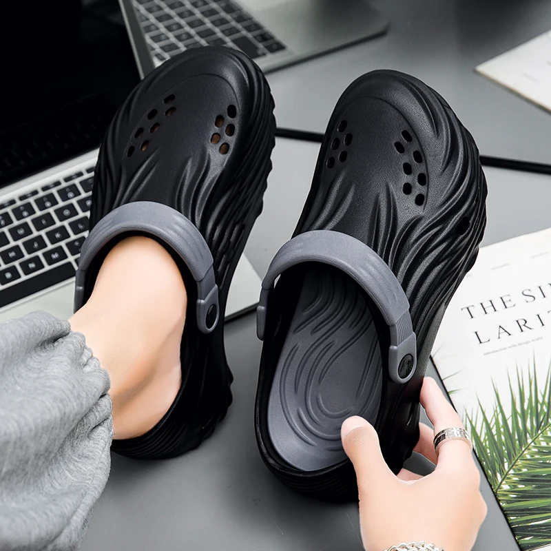 male New style Hot sale Summer Outdoor Beach Wading shoes Anti-slip Wear-resistant Sandals Baotou Slippers