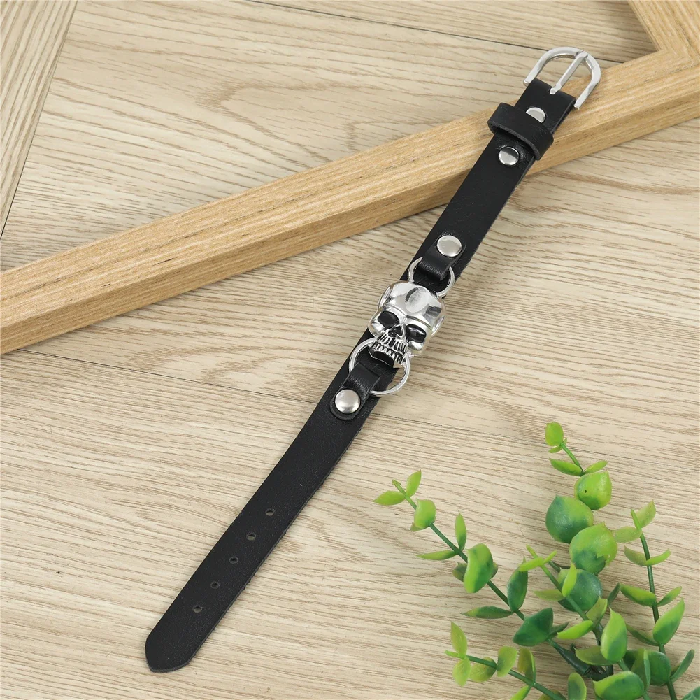 Trend Classical Black Leather Bracelet Adjustable Size Classical Skull Shape Braceletfor Men's Everyday Wear