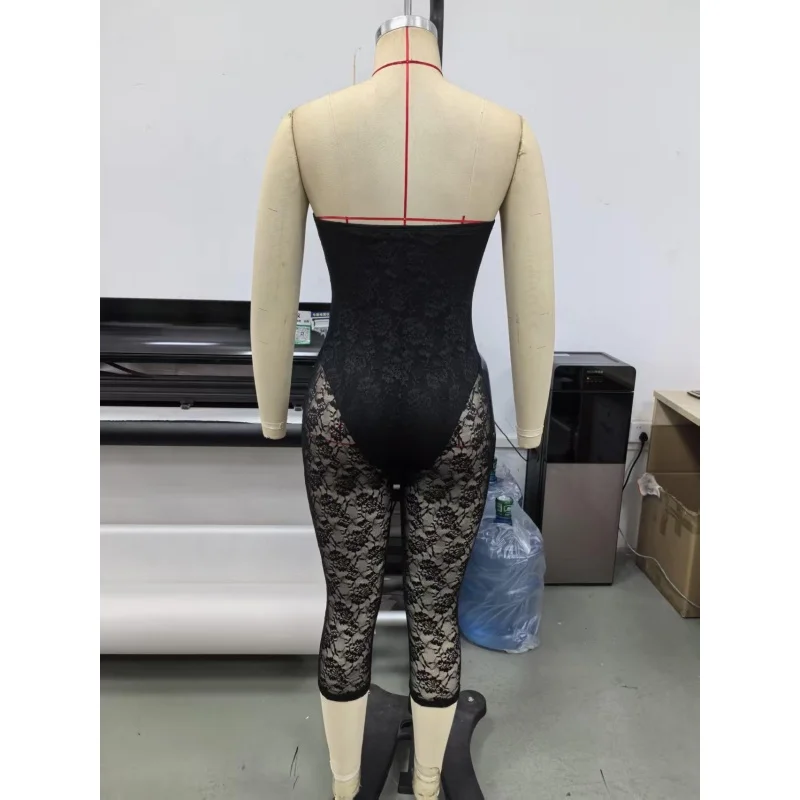 Damen trägerloser Spitzen-Jumpsuit, ärmellos, mit floralem Spitzenmuster, durchsichtige Capri-Hose, figurbetont, sexy, für Nachtclubs und Partys, Overalls – Detail 10