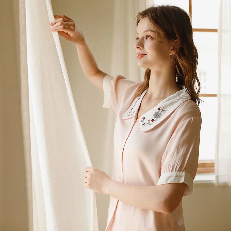 Fashion 100% Viscose Women\'s Nightgowns Pink Color Embroidery Collar Cardigan Summer Short Sleeve Sleepwear Home Loose Dress