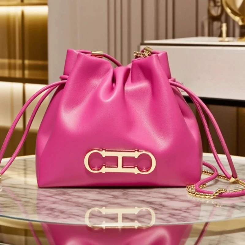 

Carolina Herrera Luxury Brand Women's PU Large Capacity Shopping Travel Commuter Shrink Scarf Shoulder Bag Fashion Shoulder Bag