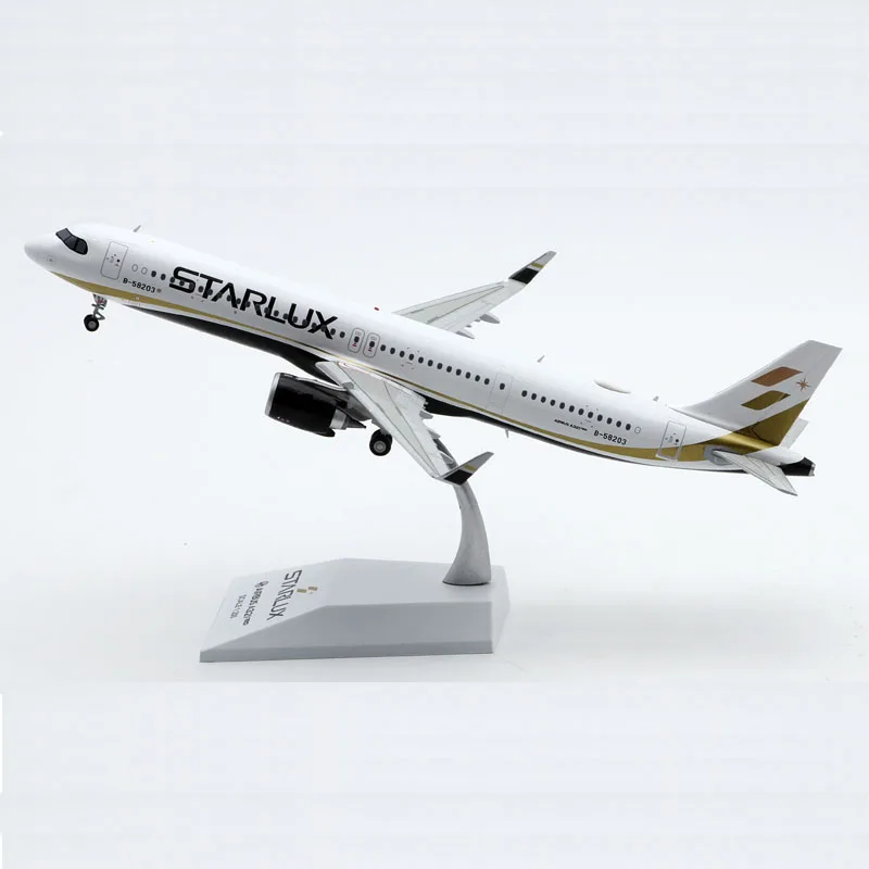 

Star Aerospace A321NEO Civil Aviation Airliner Alloy & Plastic Model 1:200 Scale Diecast Toy Gift Collection Simulation Display