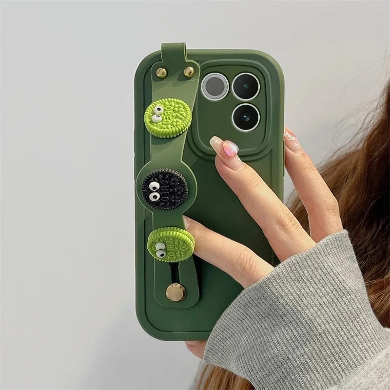 

Cute biscuit Design Soft Silicone Wrist strap Phone Case for iPhone 16 15 14 13 12 11 Plus Pro Max Shockproof Cover