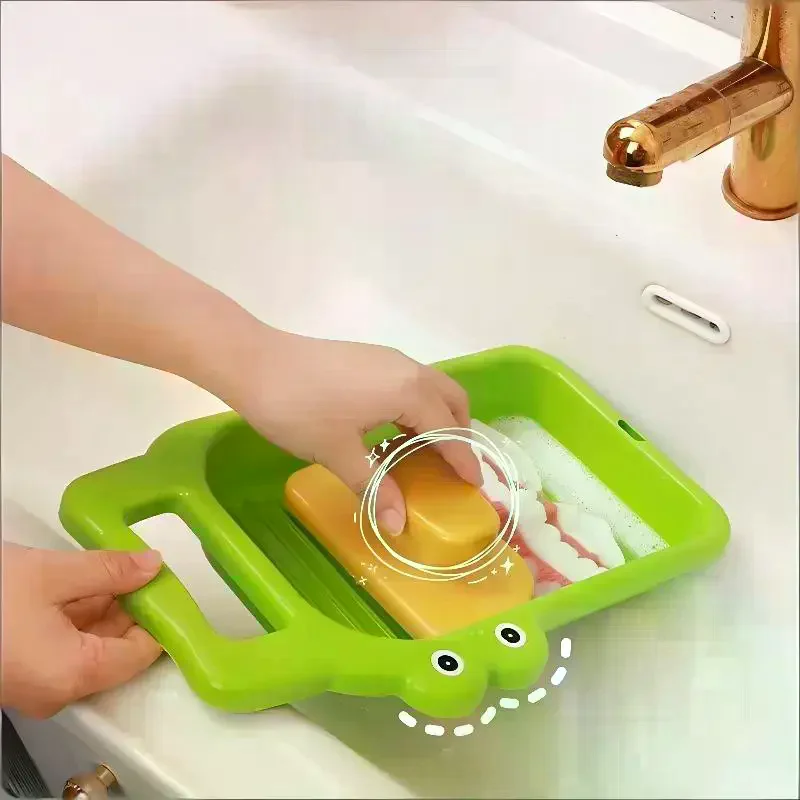 /TPz/Household Cartoon Crocodile Roller Dormitory Hand Wash Underwear Multifunctional Non-slip Washing Board Washboard