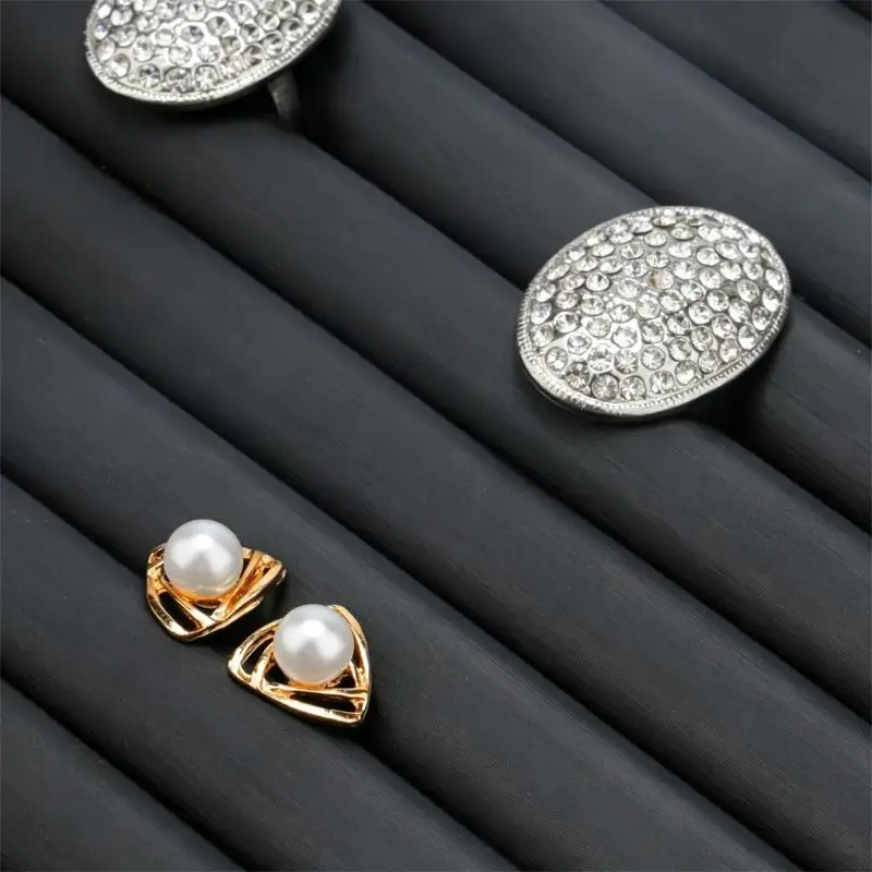 bandeja-con-soporte-para-multiples-anillos-cuero-calidad-a52e-20x25cm-para-exhibicion-profesional-y-coleccion