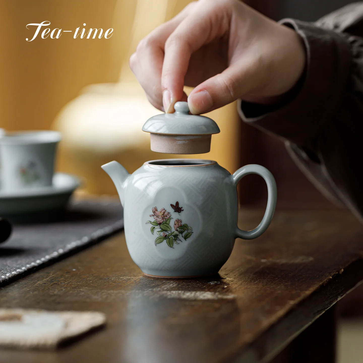 

Sky Blue Full of Patterns Teapot Ru Porcelain Tea Brewing Kettle Ceramic Tea Teapots With Filter Chinese teapot Puer handmade