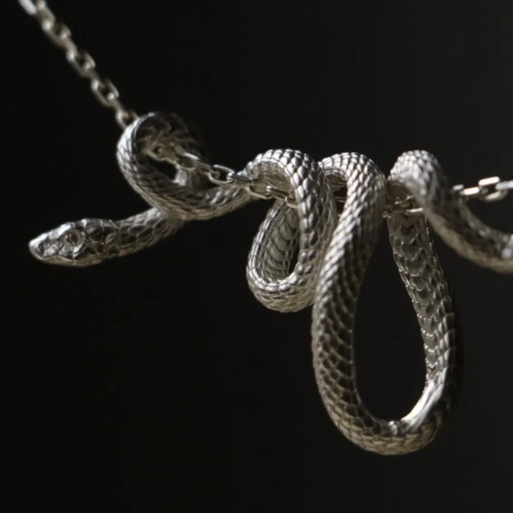 Snake Choker Snake Necklace Metal Collar Serpentine Shaped Twisted Snake Necklace Gold Silver Color Fashion Street Wear
