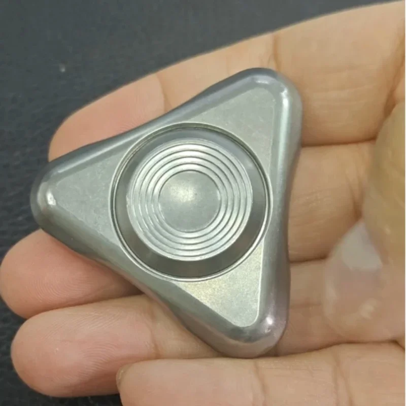 

Arctic Craftsman Big Triangle EDC Fingertip Gyroscope