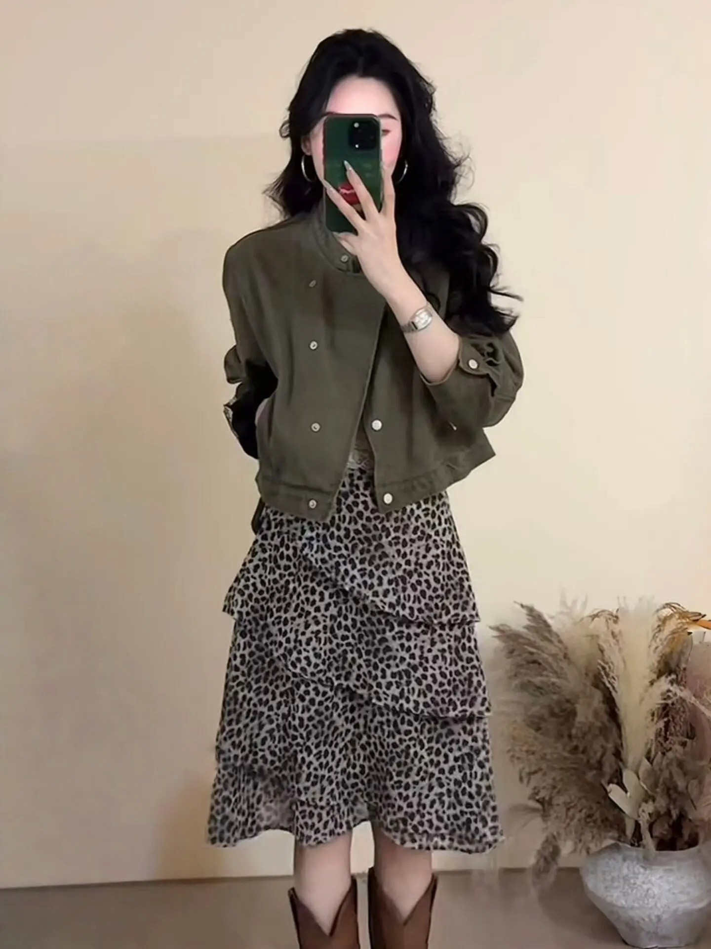 

American Retro Style Short Loose Fit Stand Collar Jacket Women's Spring 2026 Slimming Top Casual Versatile Outerwear