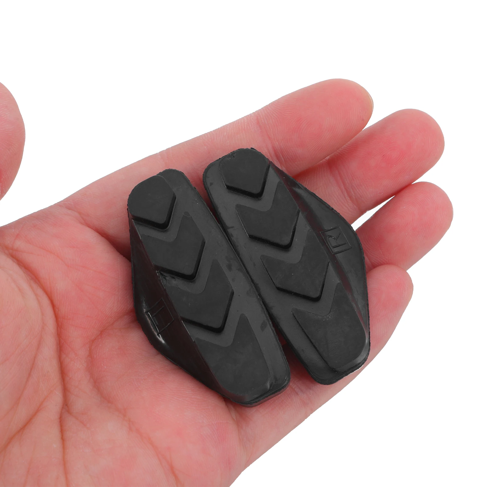 

2 Pairs Bicycle Brake Pads C-Shaped Rubber Aluminum Alloy Durable Noise Reduction Strong Braking V-Shaped Design for Road