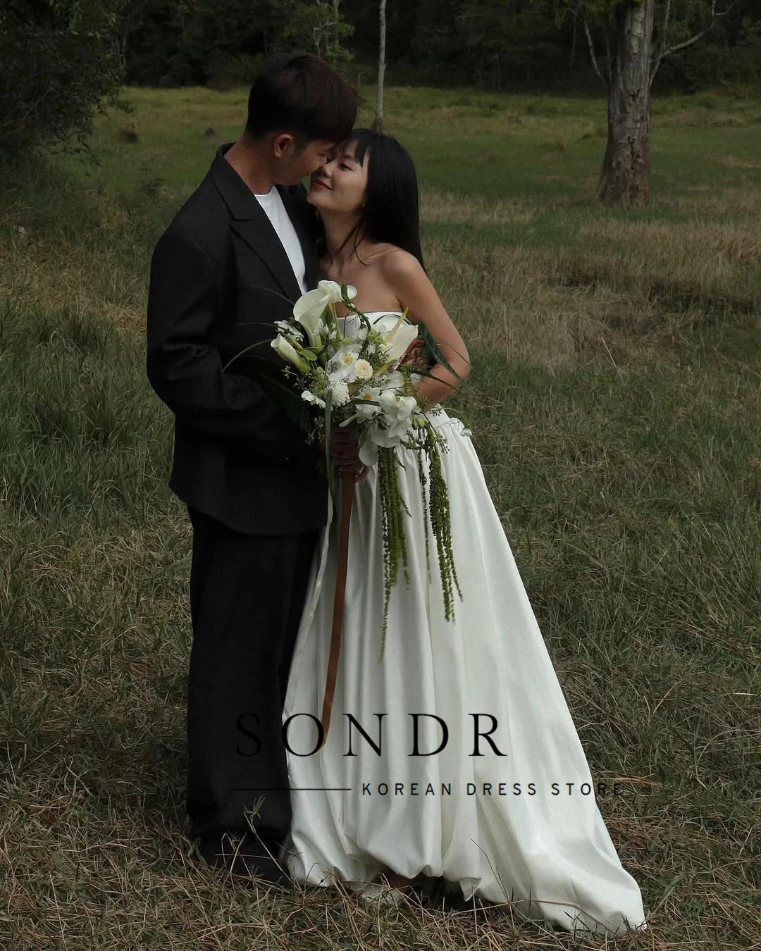 Sondr vestidos de casamento coreanos ao ar livre sessão de fotos personalizado uma linha sem alças vestido de noiva simples e elegante vestidos de auto-casamento