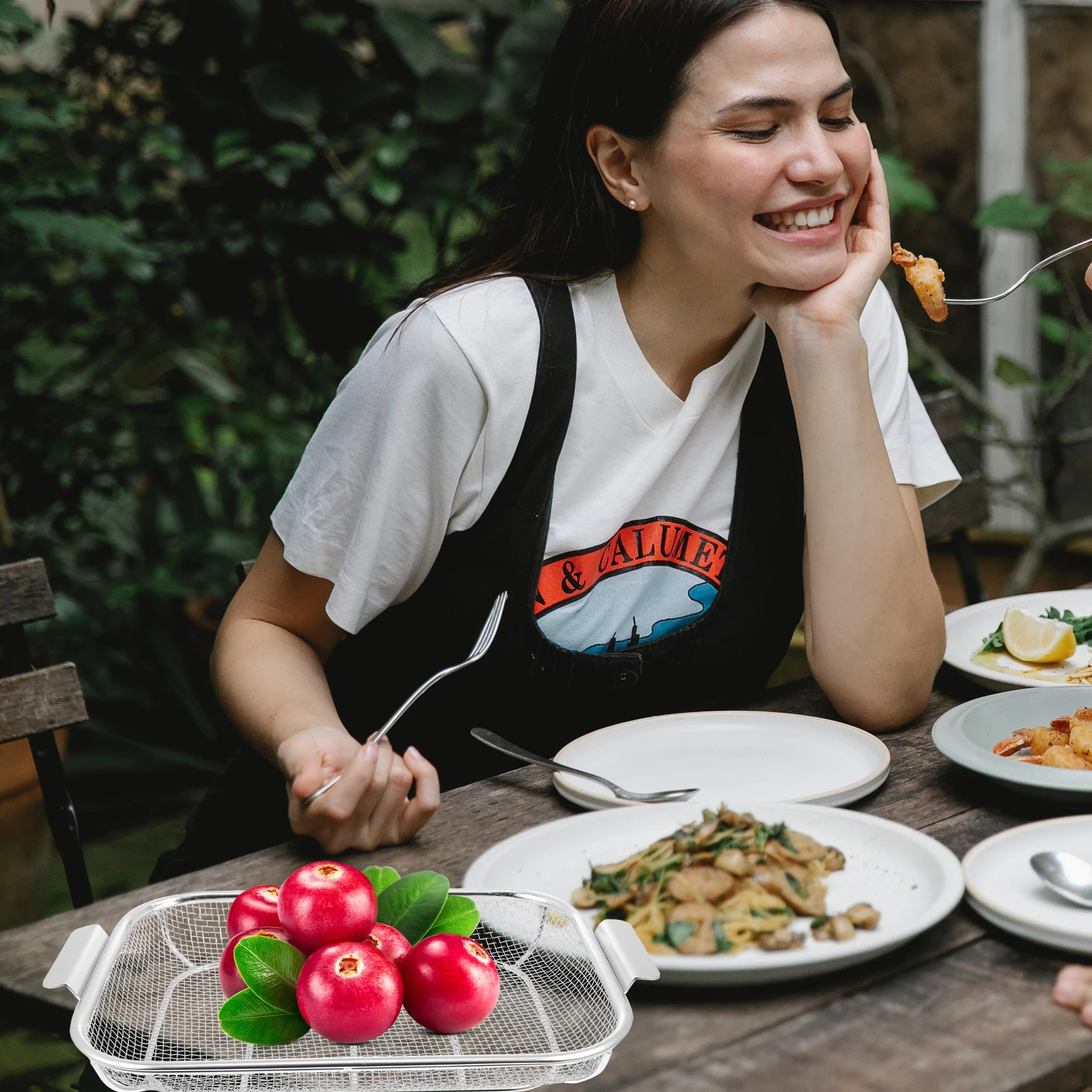 

Stainless Steel Food Drain Basket Kitchen Washing Container Dual Handles Multi-Hole Design Fruits Vegetables Efficient