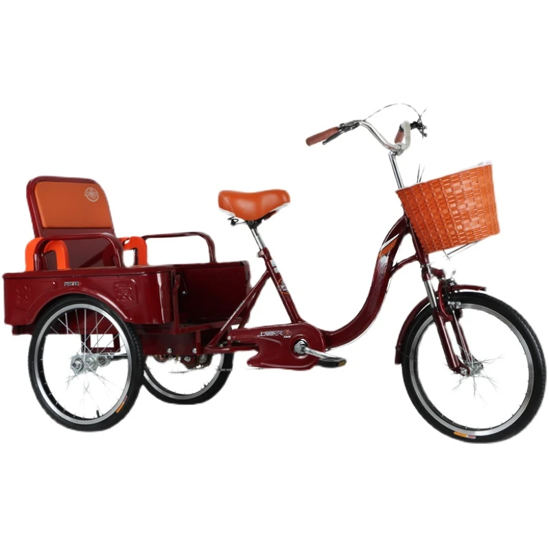 Tricycles, elderly people pedaling, pedaling, cycling, elderly people rickshaws, small and lightweight adult transportation