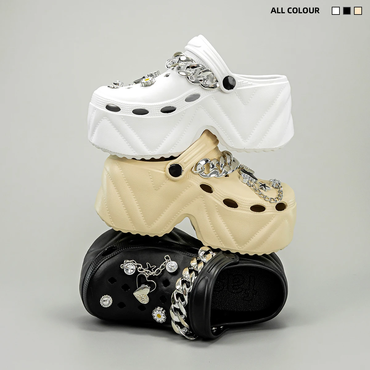 Novidade de Verão: Sandálias Clogs Femininas de EVA com Coração de Desenho Animado, Corrente Grossa Prateada e Laço de Urso, Versáteis e Modernas, par