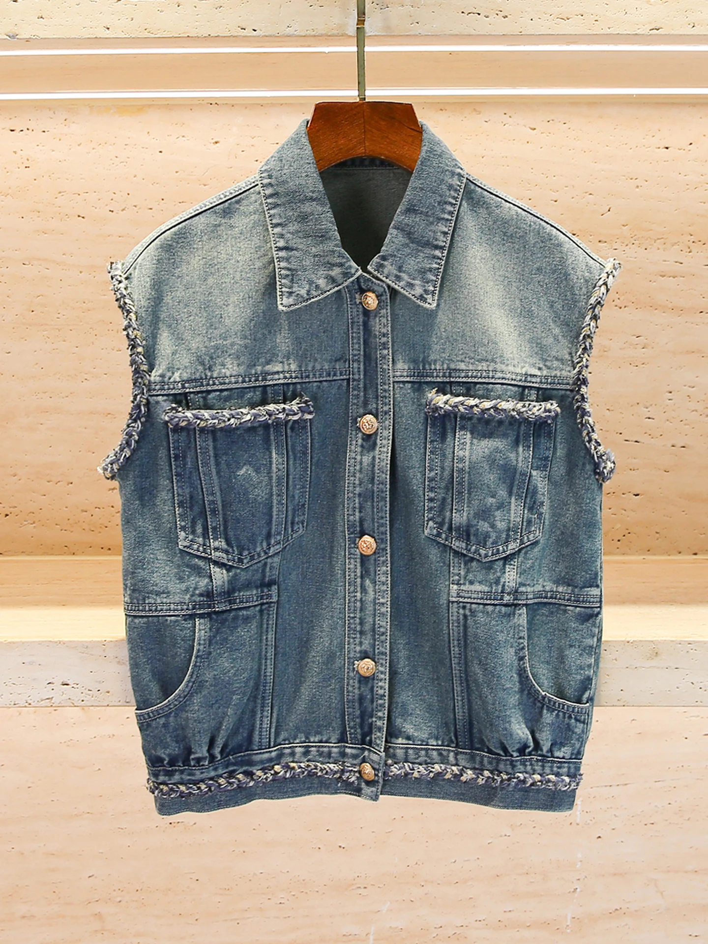 

High-End Women's Denim Vest Sweater Autumn 2025 Retro Design Knitted ort Sle Single Button Closure Pure Color Polyester F...