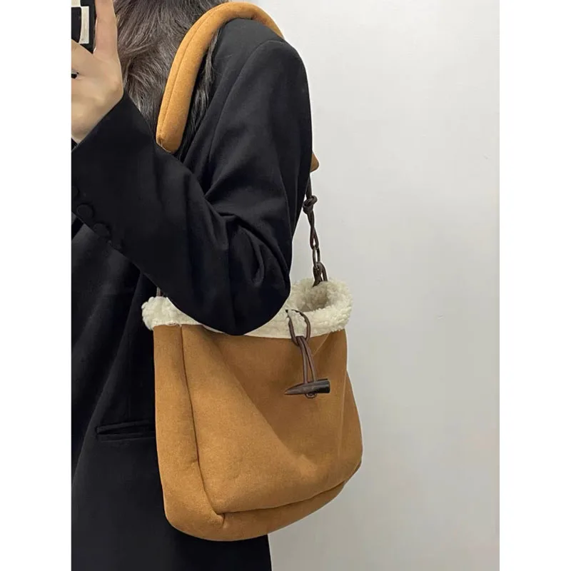 Lamb Wool Tote Bag Women\'s Autumn Winter Large Capacity Plush Shoulder Bag Fashion All-in-one Soft Underarm Faux Suede Handbag